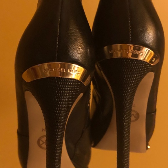 Black leather boots - Picture 3 of 7